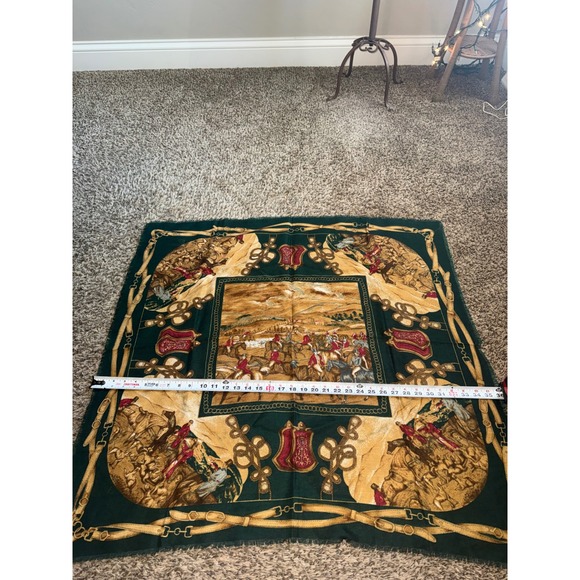 Challis by Berkshire Acrylic Scarf Equestrian Horse Scene Green Gold Women's - Picture 5 of 5